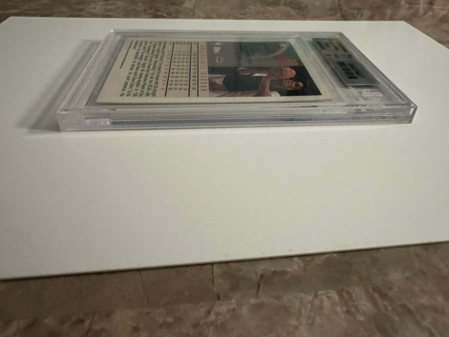 Tim Duncan Beckett Graded 8.5 NM-MT+ (1997-98 Topps)