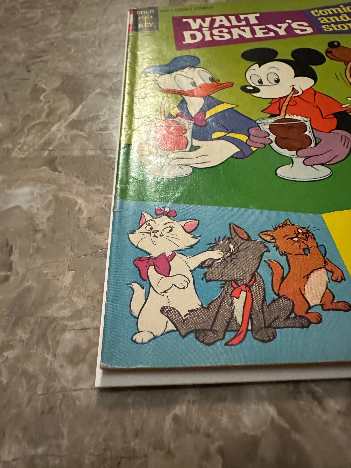 Walt Disney's Comics and Stories #371 FN+ 6.5 (Dell 1971)