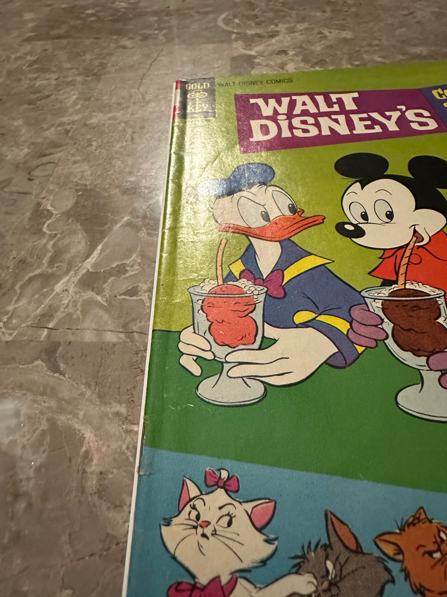 Walt Disney's Comics and Stories #371 FN+ 6.5 (Dell 1971)
