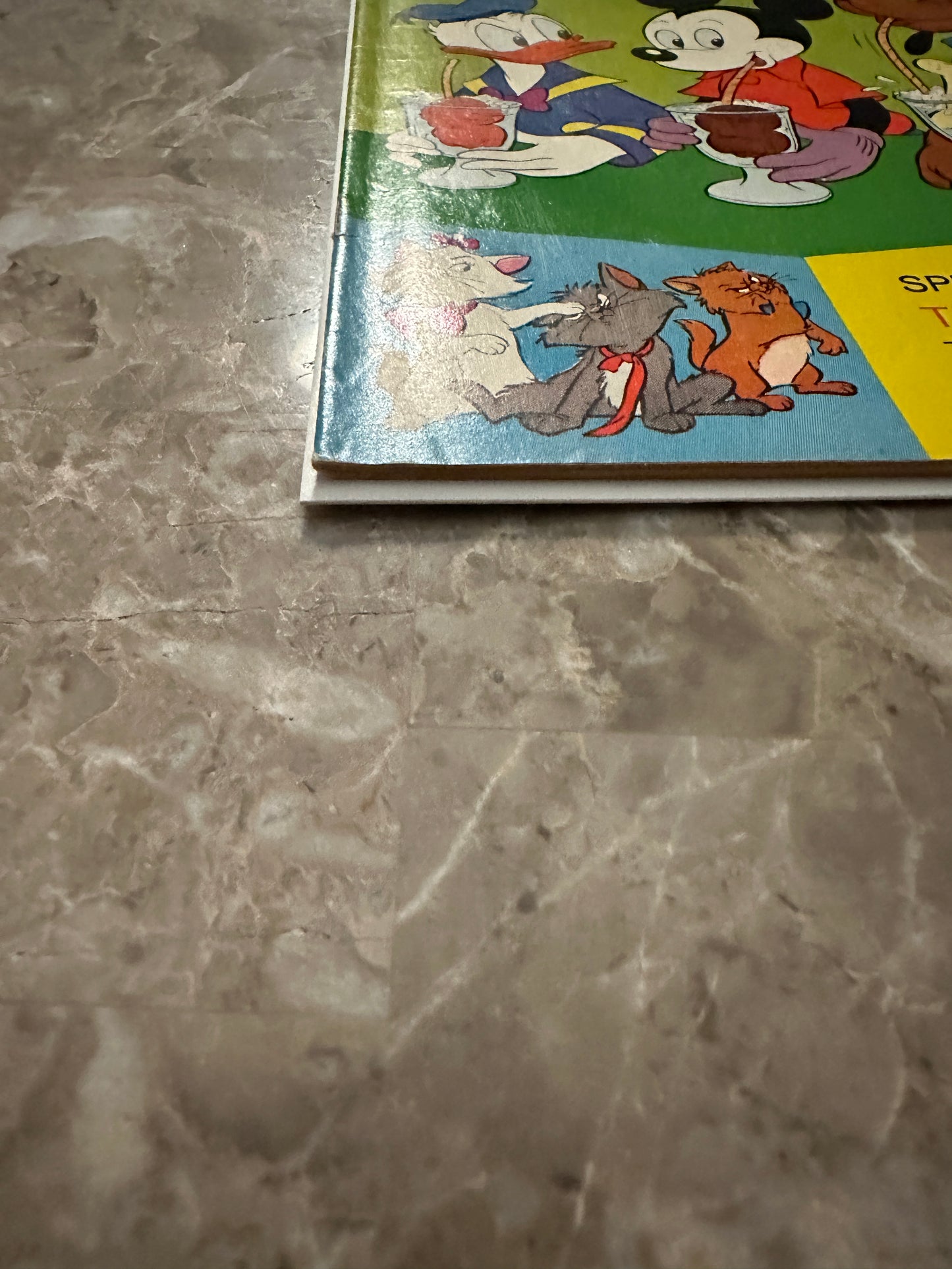 Walt Disney's Comics and Stories #371 FN+ 6.5 (Dell 1971)