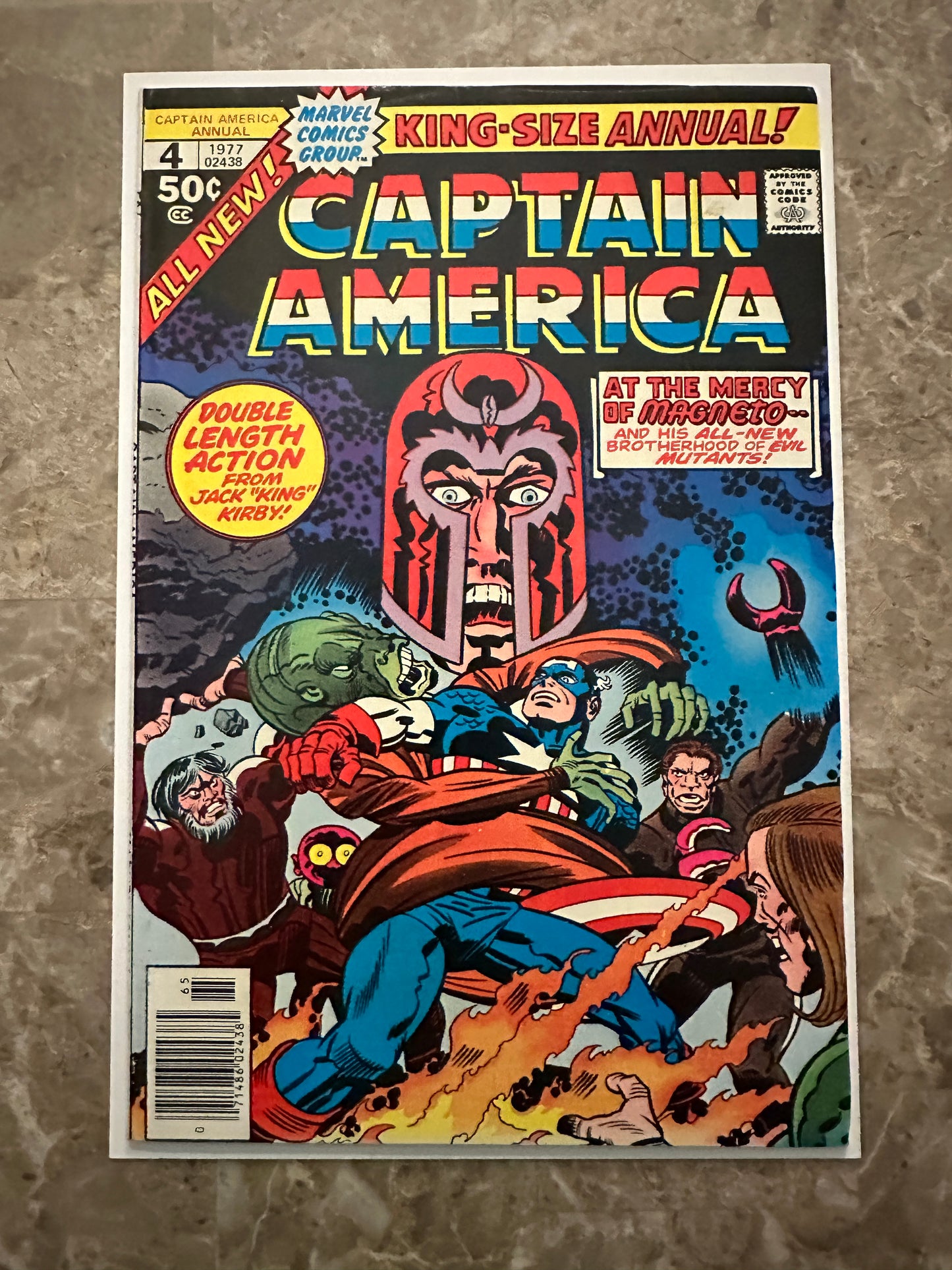 Captain America Annual #4 FN+ 6.5 (1977 Marvel) - Nice copy