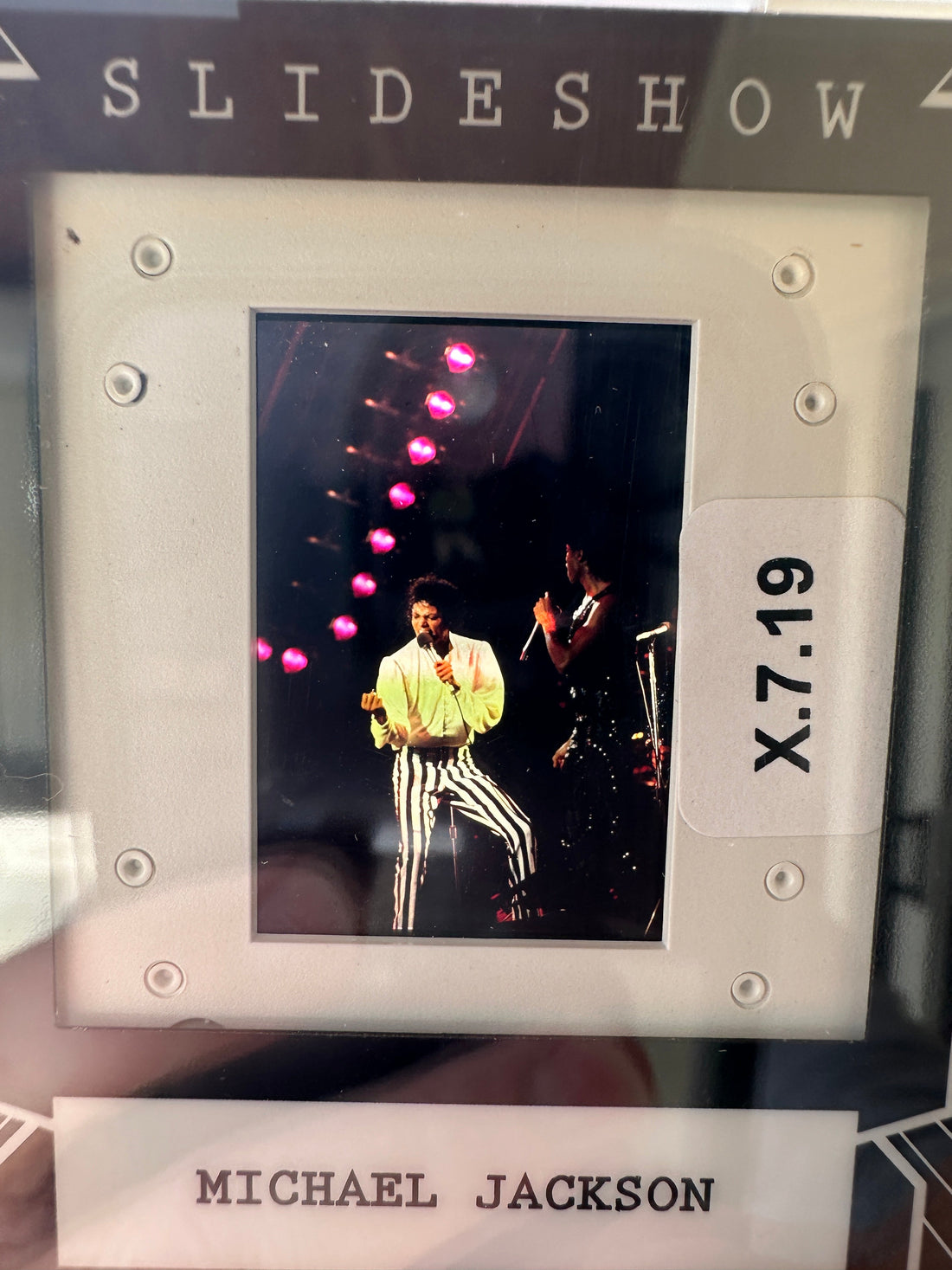2026 Leaf Slideshow Box Break Review – What Do You Actually Get?