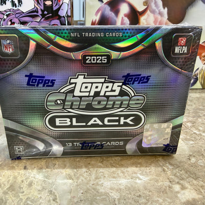 2025 Topps Chrome Black Football Hobby Box
