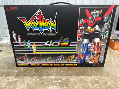 🦁 Voltron 40th Anniversary Gift Set with Light-Up Sound Base