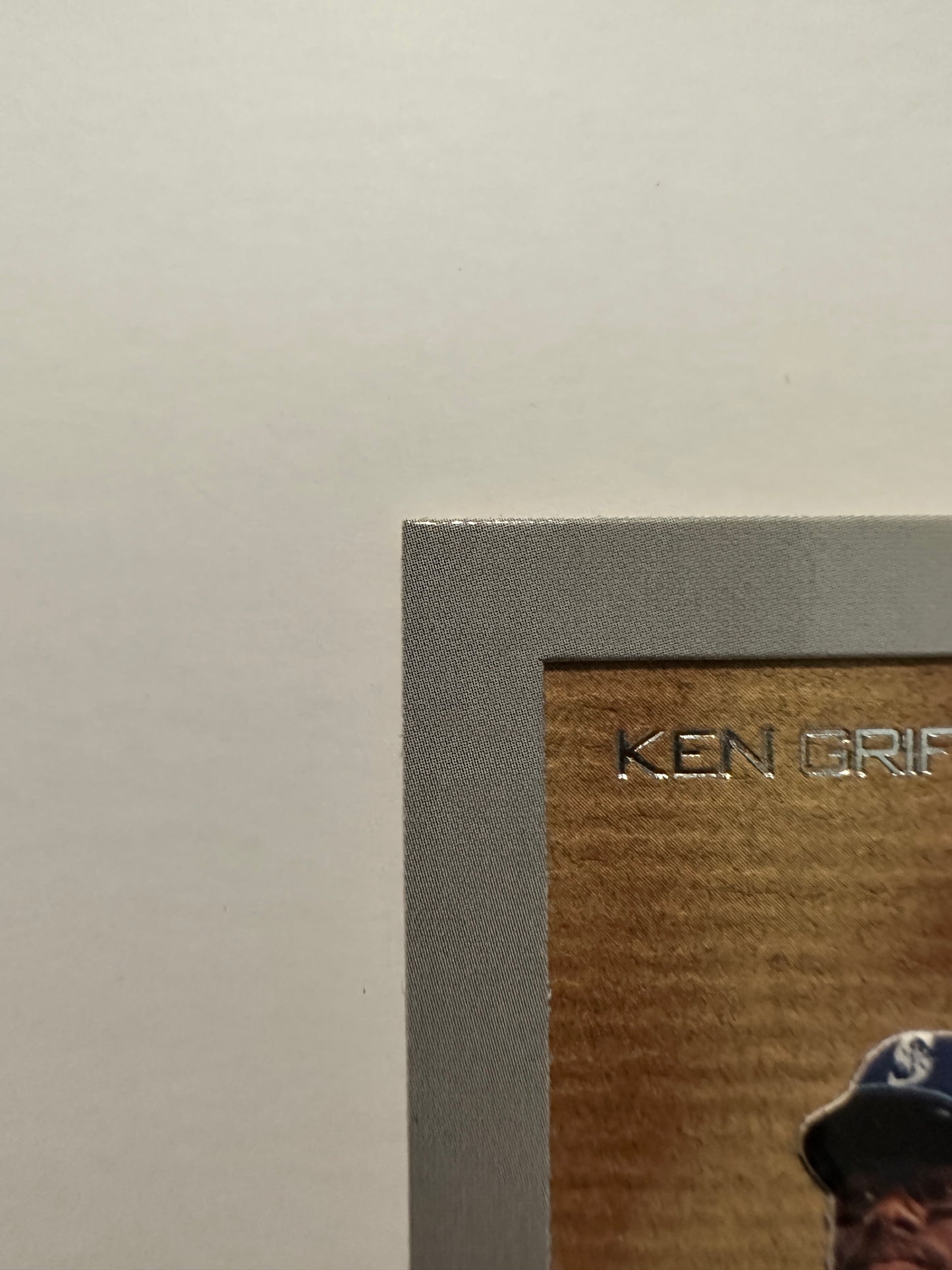 Ken Griffey Jr. #4 (1996 Fleer E-Motion XL D-Fense) - High grade