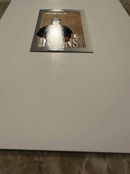 Ken Griffey Jr. #4 (1996 Fleer E-Motion XL D-Fense) - High grade