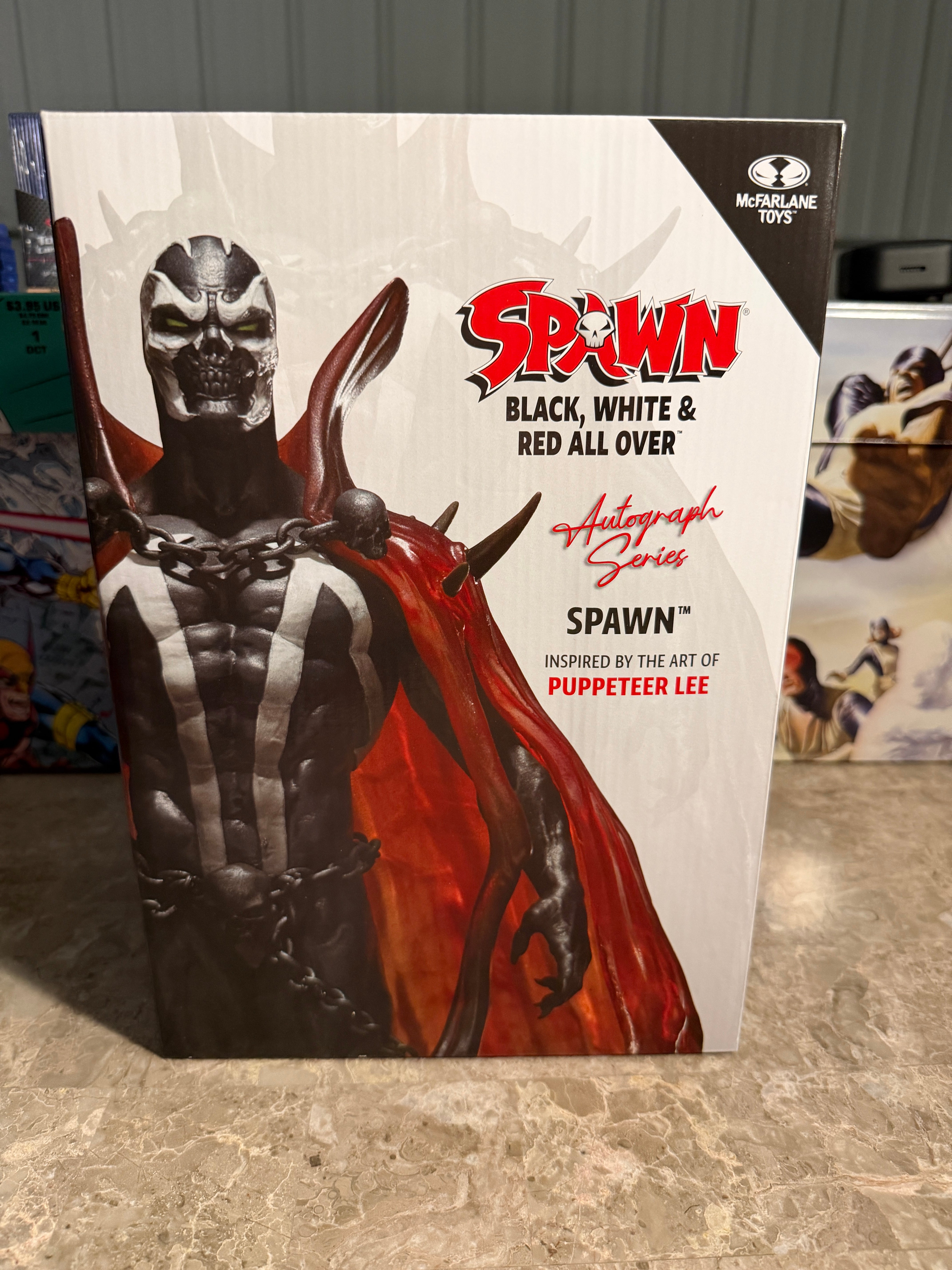 💀 McFarlane Toys – Spawn: Black, White & Red All Over (Autograph