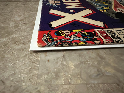 X-Men #30 FN- 5.5 (1967 Marvel Comics) - Nice looking copy for grade