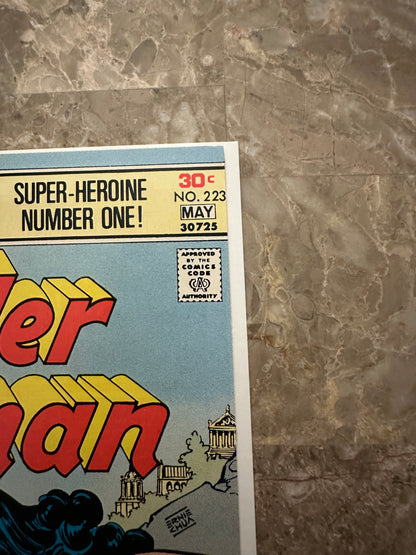 Wonder Woman #223 VF 8.0 (DC Comics 1976)