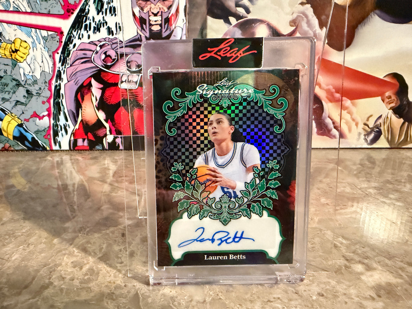 Lauren Betts 2026 Leaf Signature Series Base Auto Green Prismatic 1/1