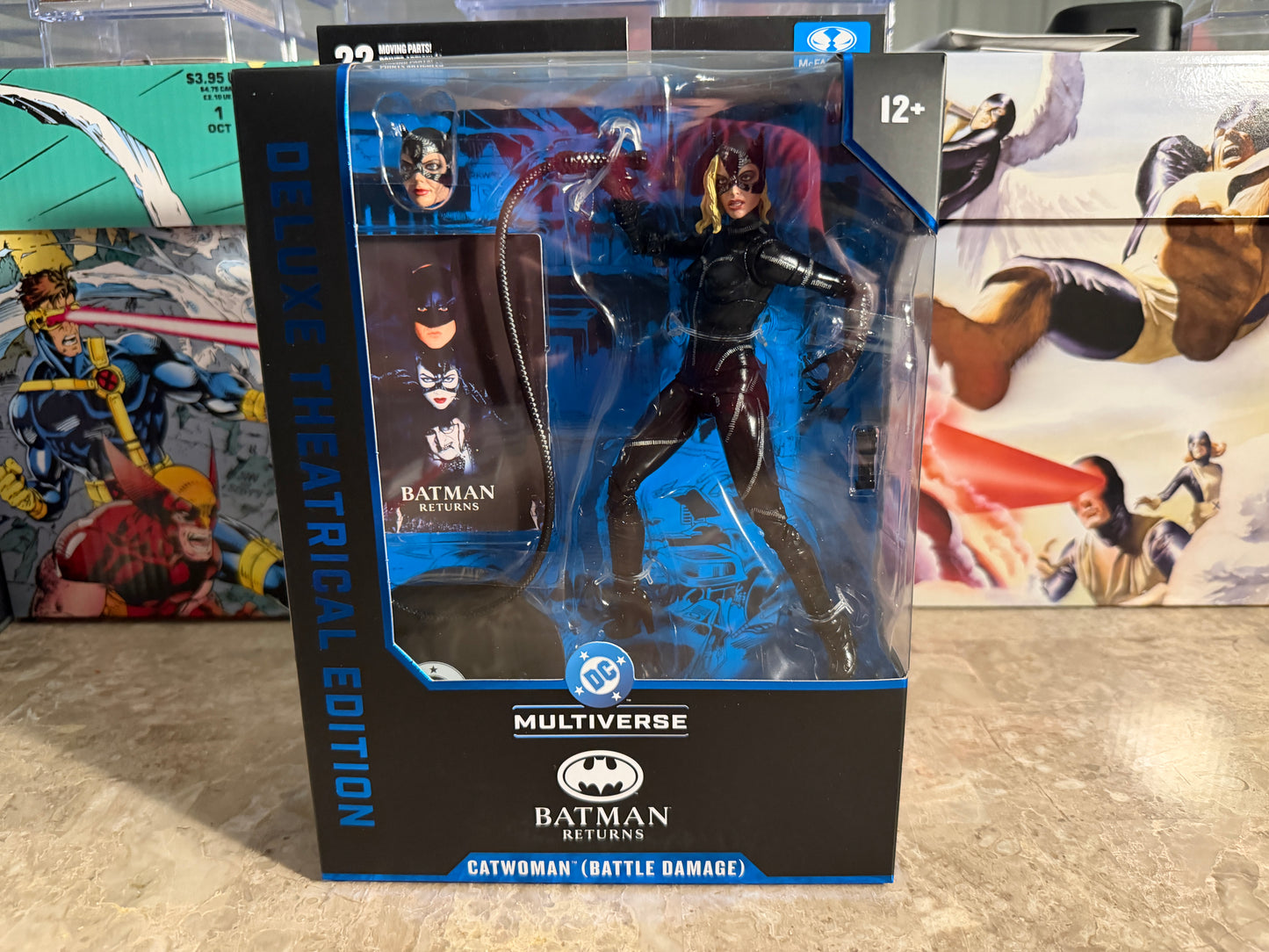 DC Multiverse McFarlane Deluxe Theatrical Edition Catwoman (Battle Damage) Action Figure