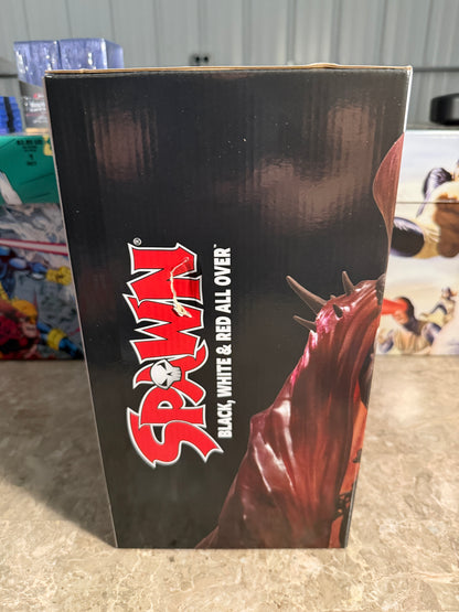 💀 McFarlane Toys – Spawn: Black, White & Red All Over (Autograph Series)