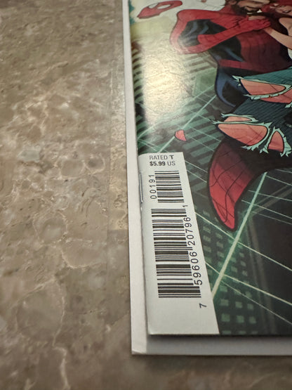 Ultimate Spider-Man #1 Elizabeth Torque Cover (Marvel Comics 2024)
