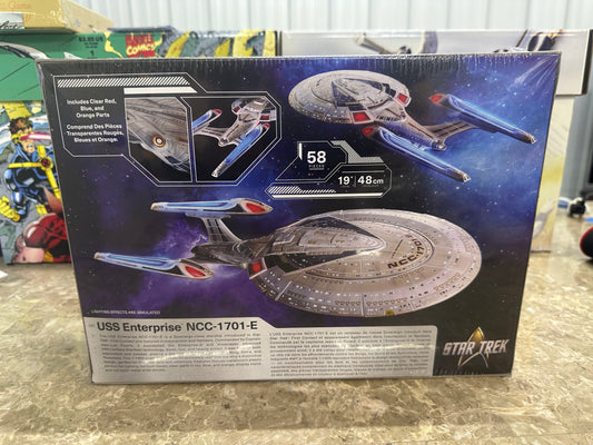 Star Trek U.S.S. Enterprise NCC-1701-E Translucent 1:140 Scale Model Kit