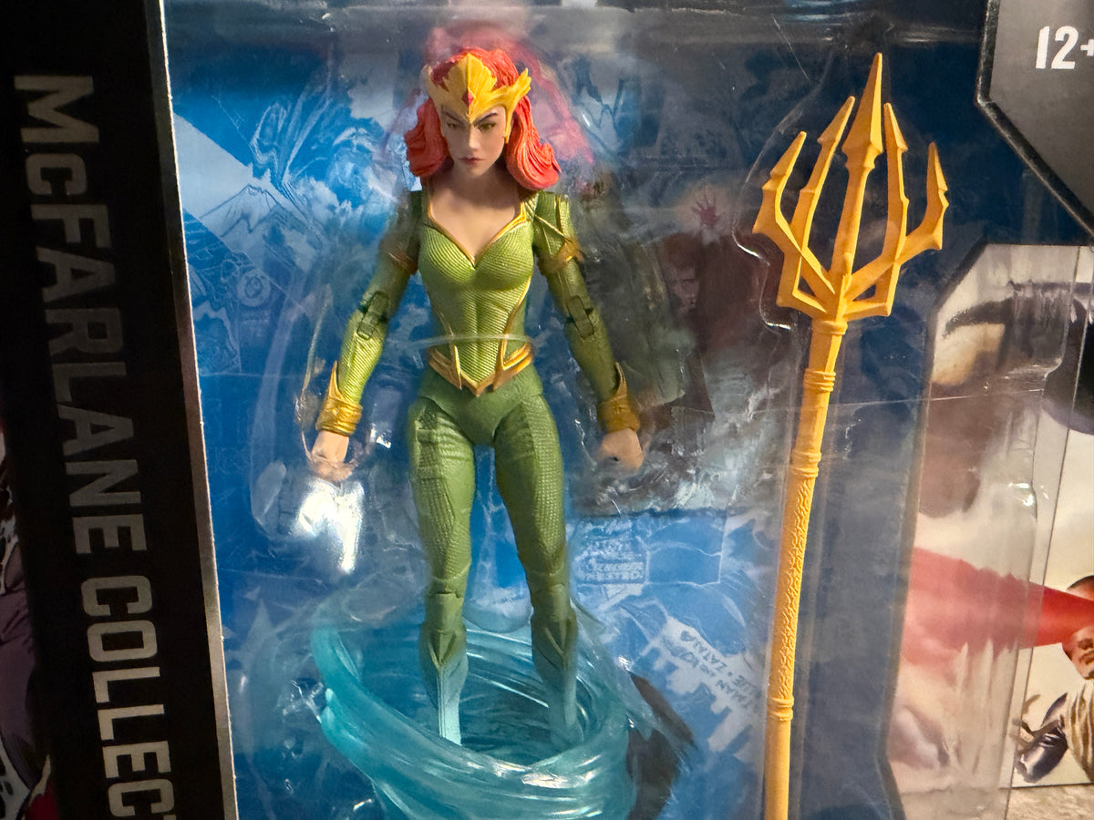McFarlane Collector Edition #67 DC Multiverse Mera Platinum Edition Figure