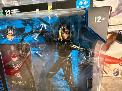 DC Multiverse McFarlane Deluxe Theatrical Edition Catwoman (Battle Damage) Action Figure