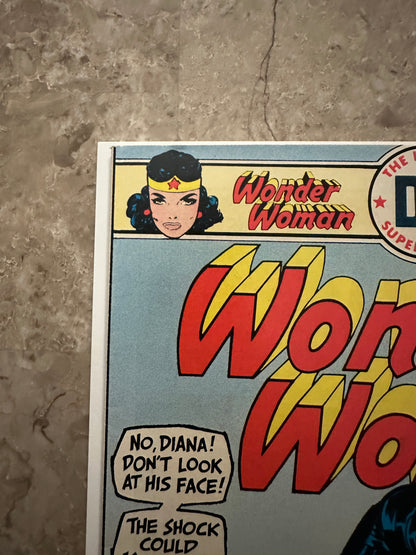 Wonder Woman #223 VF 8.0 (DC Comics 1976)
