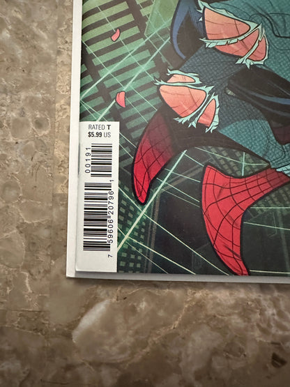 Ultimate Spider-Man #1 Elizabeth Torque Cover (Marvel Comics 2024)