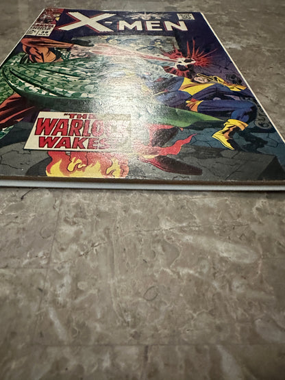X-Men #30 FN- 5.5 (1967 Marvel Comics) - Nice looking copy for grade