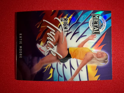 Katie Moore 2026 Leaf Metal Women Of Sport Right On Track Purple Prismatic /7