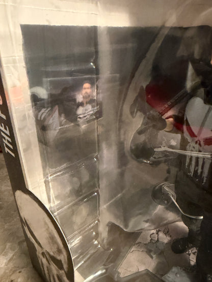 McFarlane Toys Marvel The Punisher 1:10 Scale Posed Statue Figure Box