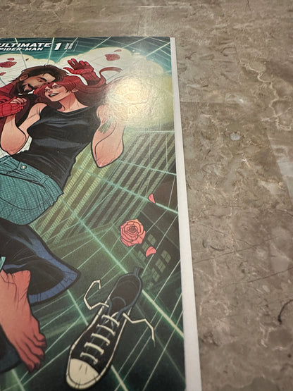 Ultimate Spider-Man #1 Elizabeth Torque Cover (Marvel Comics 2024)