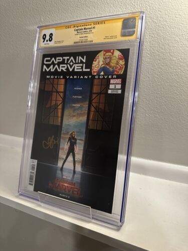 Captain Marvel #1 CGC 9.8 SS Brie Larson (2019 Marvel) - Photo Cover Variant