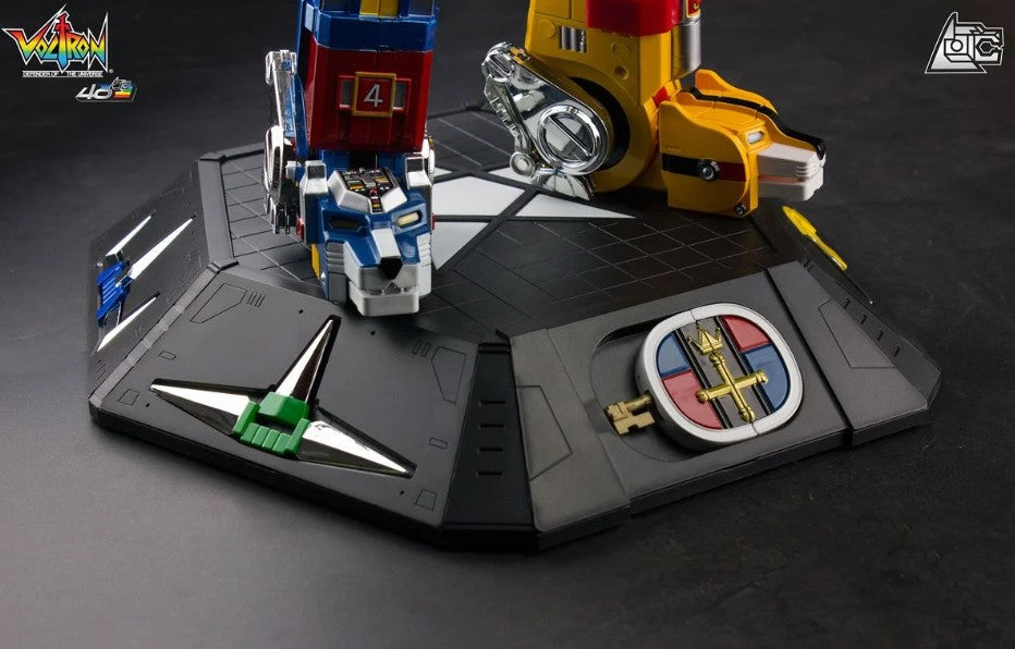 🦁 Voltron 40th Anniversary Gift Set with Light-Up Sound Base