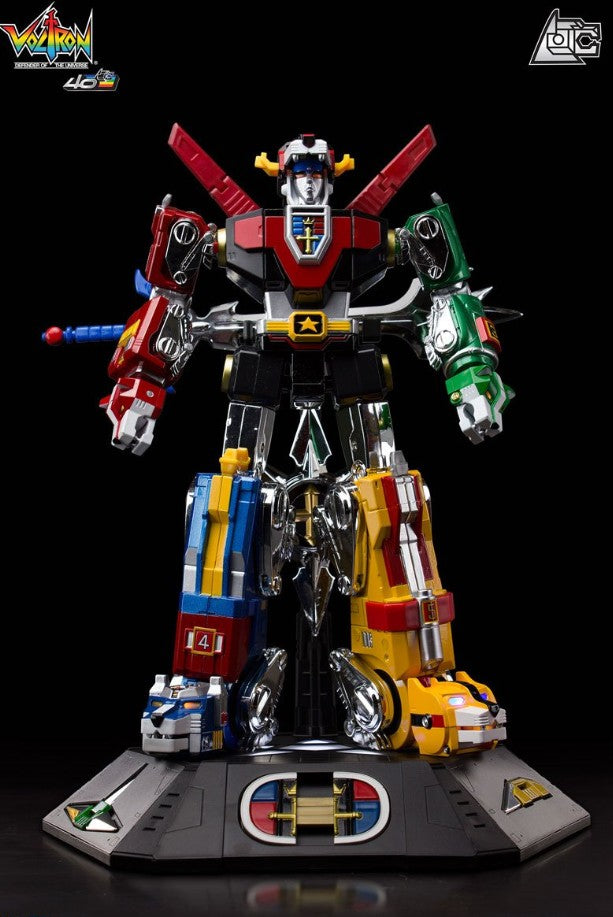 🦁 Voltron 40th Anniversary Gift Set with Light-Up Sound Base